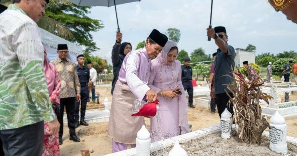 Program Ziarah kubur Keluarga di Tanah Perkuburan Waris Dato' Sagor
